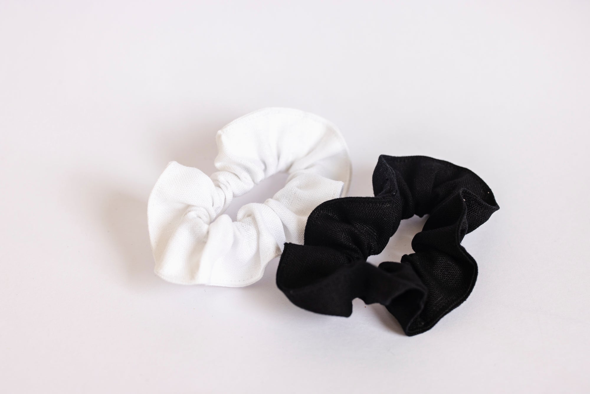 Eco Linen Scrunchies 2 Pack Eco Hair Ties Eco Hair Ties Black & White